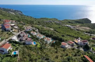 Новые таунхаусы в Близи Куче