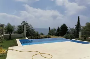 Вилла с бассейном в Режевичи