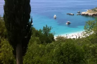 Трех этажная вилла с бассейном в Режевичи