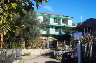 Дом с пятью спальнями в Баре