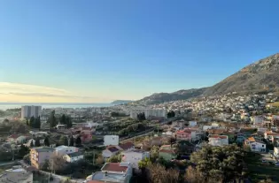 Квартира с тремя спальнями в Баре