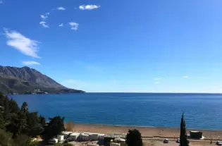 Квартира с тремя спальнями в Бечичи