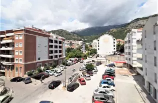 Квартира c двумя спальнями в Будве