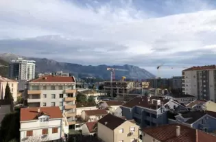 Квартира с двумя спальнями в Будве