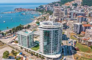 Квартира с двумя спальнями в Будве