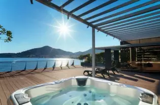 Квартира с двумя спальнями в Будве