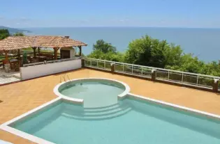 Пентхаус с четырьмя спальнями в Добра Вода