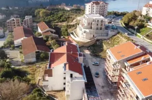 Квартира c двумя спальнями в Доброте