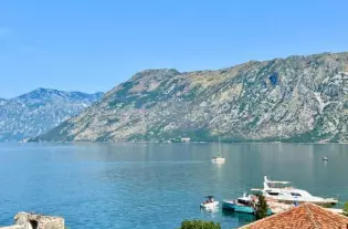 Квартира с двумя спальнями в Доброте