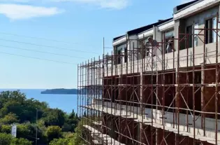 Квартира с тремя спальнями в Каменово