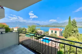 Квартира с двумя спальнями в Крашичи