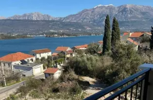 Новая квартира с тремя спальнями в Крашичи