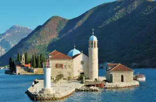 Квартира с двумя спальнями в Перасте