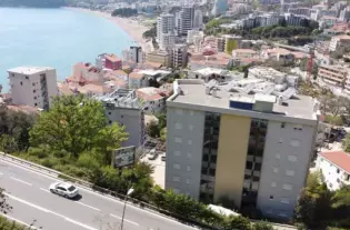 Квартира с тремя спальнями в Рафаиловичи