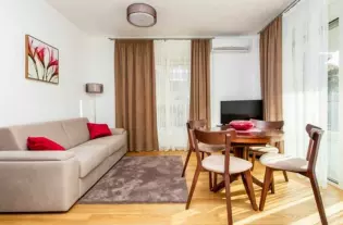 Квартира с одной спальней в Рафаиловичи