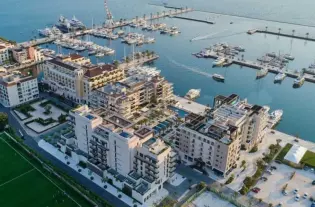 Квартира с двумя спальнями в Тивате