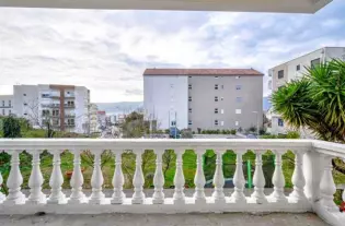 Квартира с двумя спальнями в Тивате