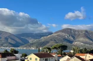 Квартира с одной спальней в Тивате