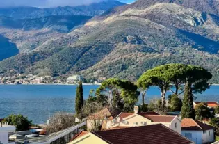 Квартира с одной спальней в Тивате