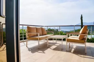 Две квартиры с двумя спальнями в Тивате