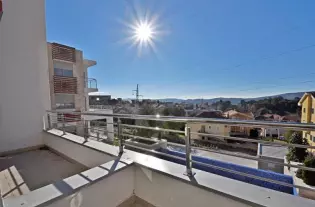 Квартиры в новом комплексе с бассейном вТивате