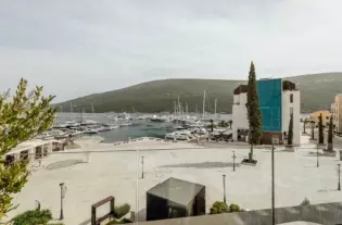 Квартира с двумя спальнями в Херцег Нови