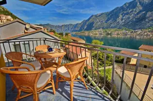 Мини отель в Бока Которской бухте