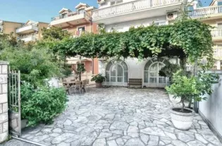 Отель на 12 номеров в Будве