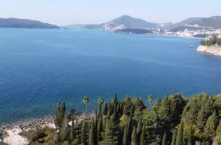 Миниотель с бассейном и рестораном в Каменово