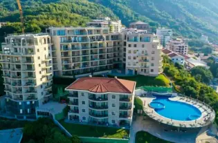 Помещение в Бечичи широкого функционала для бизнеса