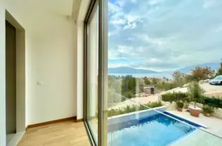 Таунхаус с двумя спальнями в Тивате