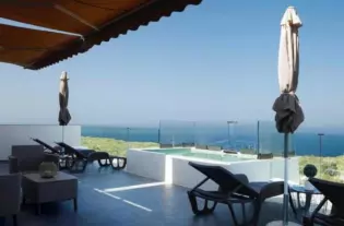 Вилла с пятью спальнями с бассейнов в Кримовице