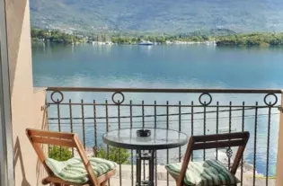 Вилла с восьмью независимыми квартирами