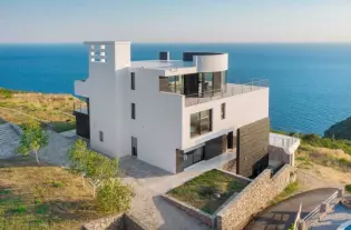 Вилла в Кримовице с бассейном 6 спален