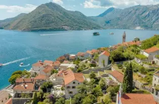 Каменный дворец 17 века в Перасте