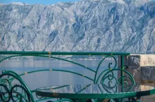 Вилла с пятью спальнями   в Столиве