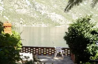 Дом с пятью спальнями в Столиве