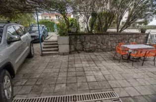 Дом с шестью спальнями в Тивате