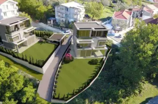 Вилла с тремя спальнями в Тивате