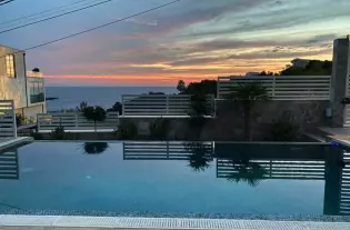 Новая вилла с бассейном в Утехе