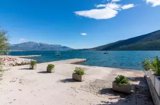 Дом с четырьмя спальнями в Херцег Нови