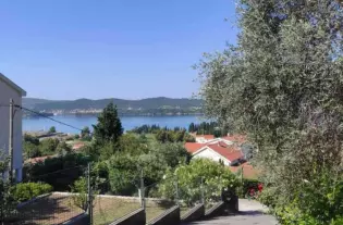 Участок под строительство в Тивате