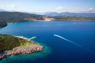 Участки земли на полуострове Луштица