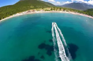 Земля на пляже 