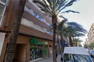 Просторная квартира с 4 спальнями в самом центре Аликанте (186237)