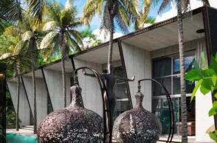 Комплекс апартаментов в одном из живописнейших мест южного Бали (012533)