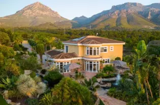 Роскошная вилла с потрясающим видом на гору в Ла Нусия (247237)