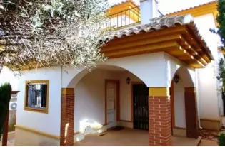 Двухэтажная вилла с террасами в Рохалес (276237)