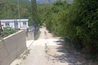 Продается участок в поселке Суторина