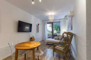 Элегантная двухкомнатная квартира в Пржно – 57 м²
